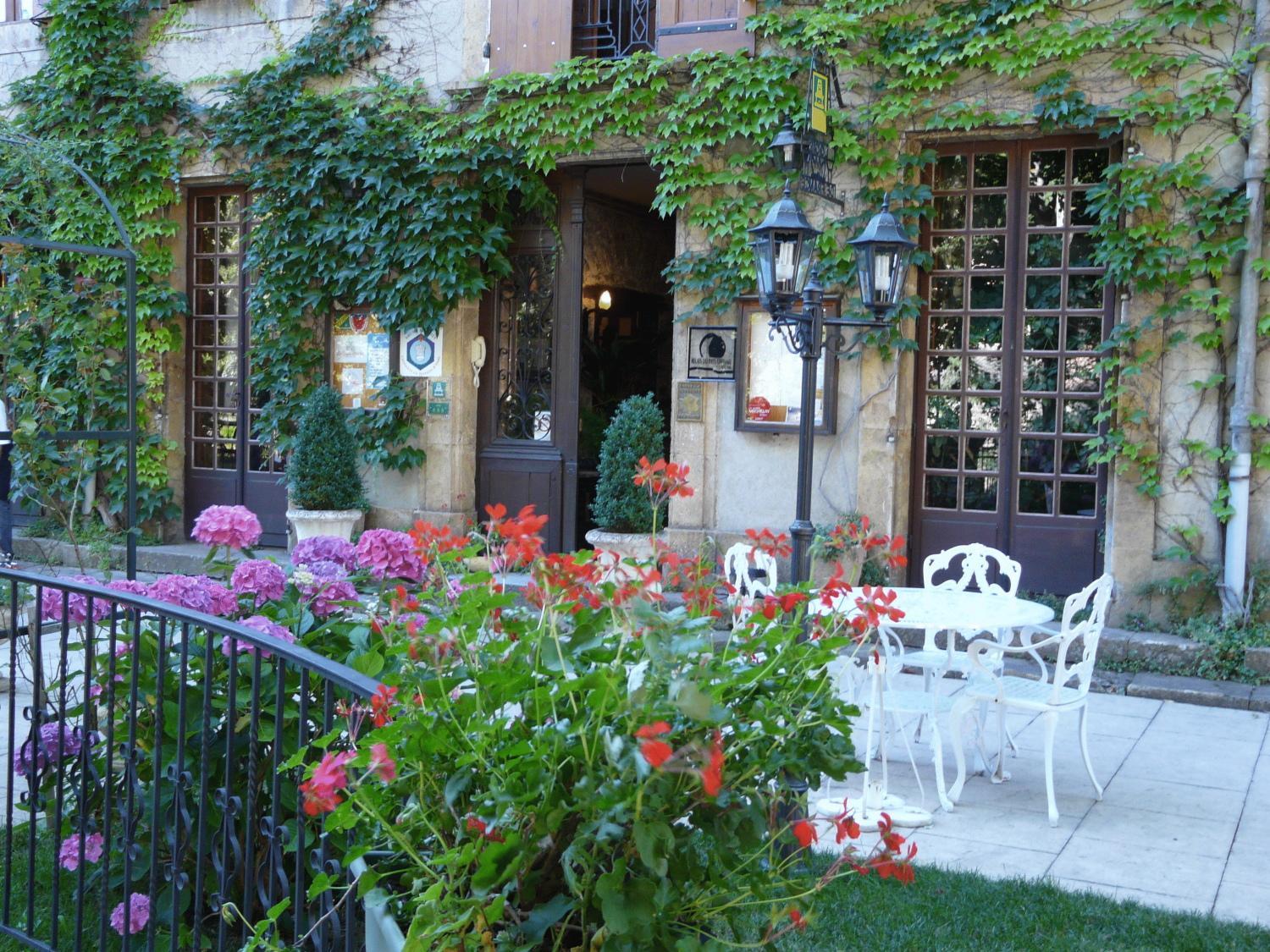 Logis Hostellerie Du Grand Duc Hotel Restaurant Gincla Zewnętrze zdjęcie