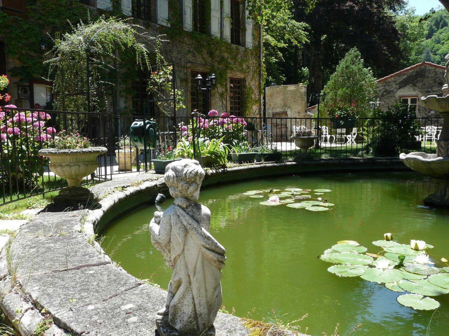 Logis Hostellerie Du Grand Duc Hotel Restaurant Gincla Zewnętrze zdjęcie