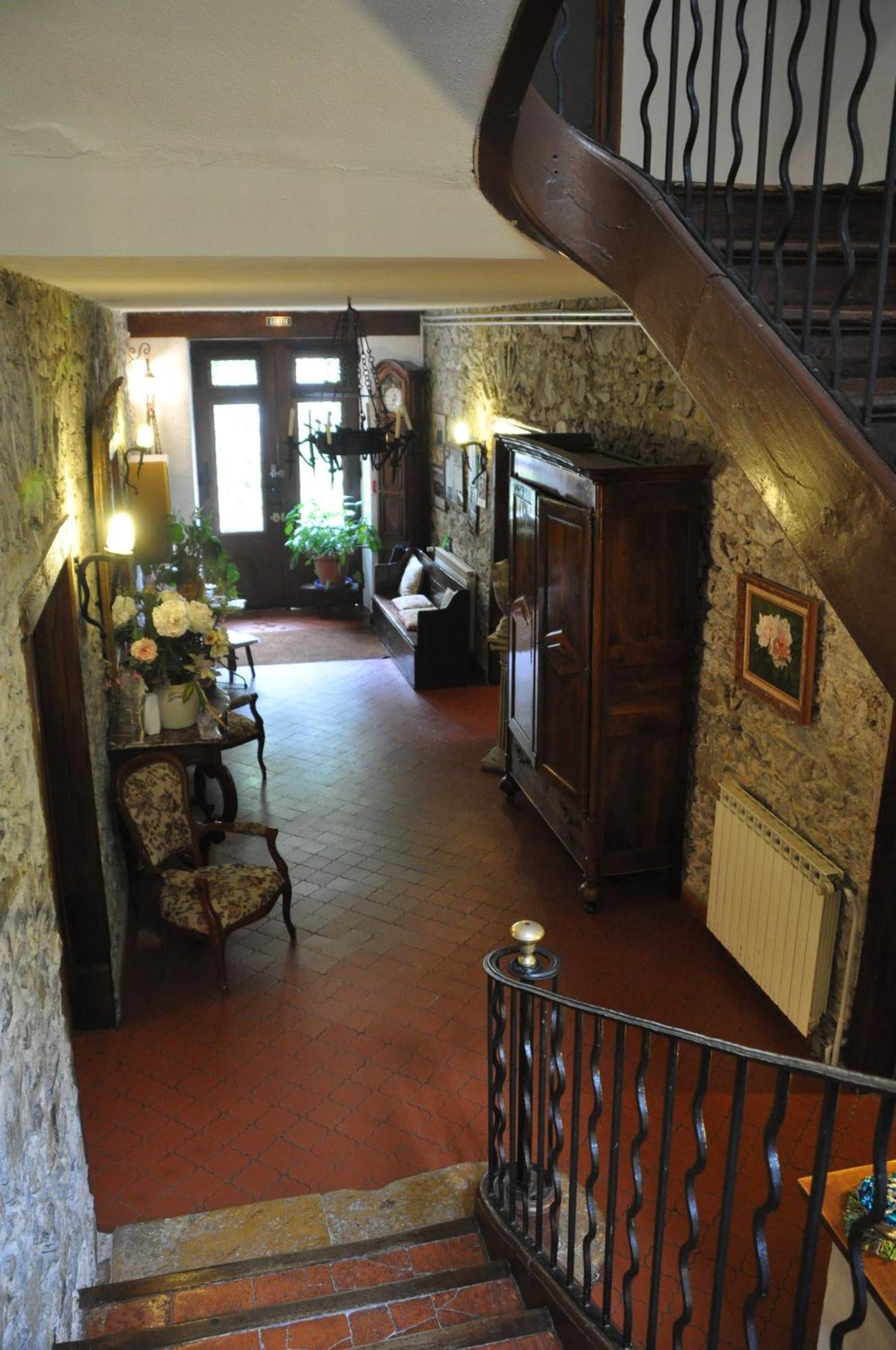 Logis Hostellerie Du Grand Duc Hotel Restaurant Gincla Zewnętrze zdjęcie