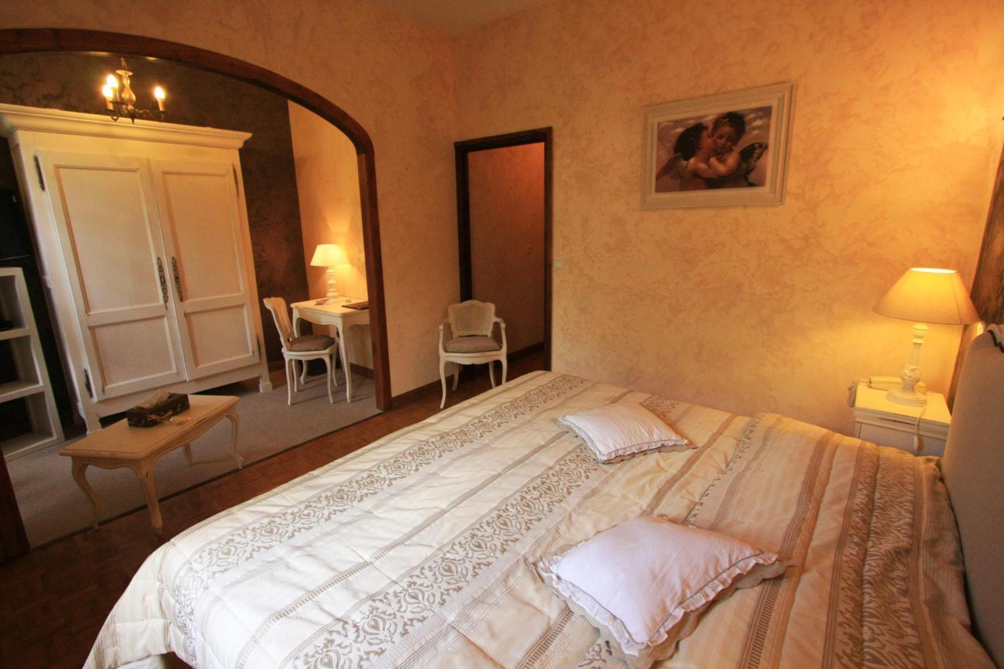 Logis Hostellerie Du Grand Duc Hotel Restaurant Gincla Pokój zdjęcie