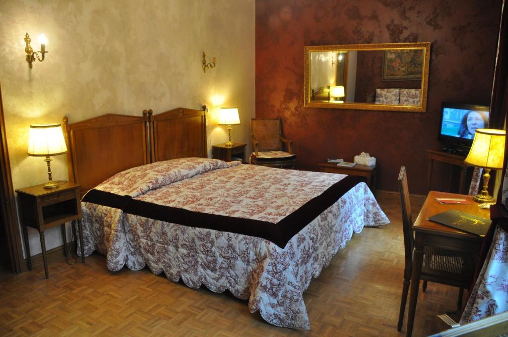 Logis Hostellerie Du Grand Duc Hotel Restaurant Gincla Zewnętrze zdjęcie