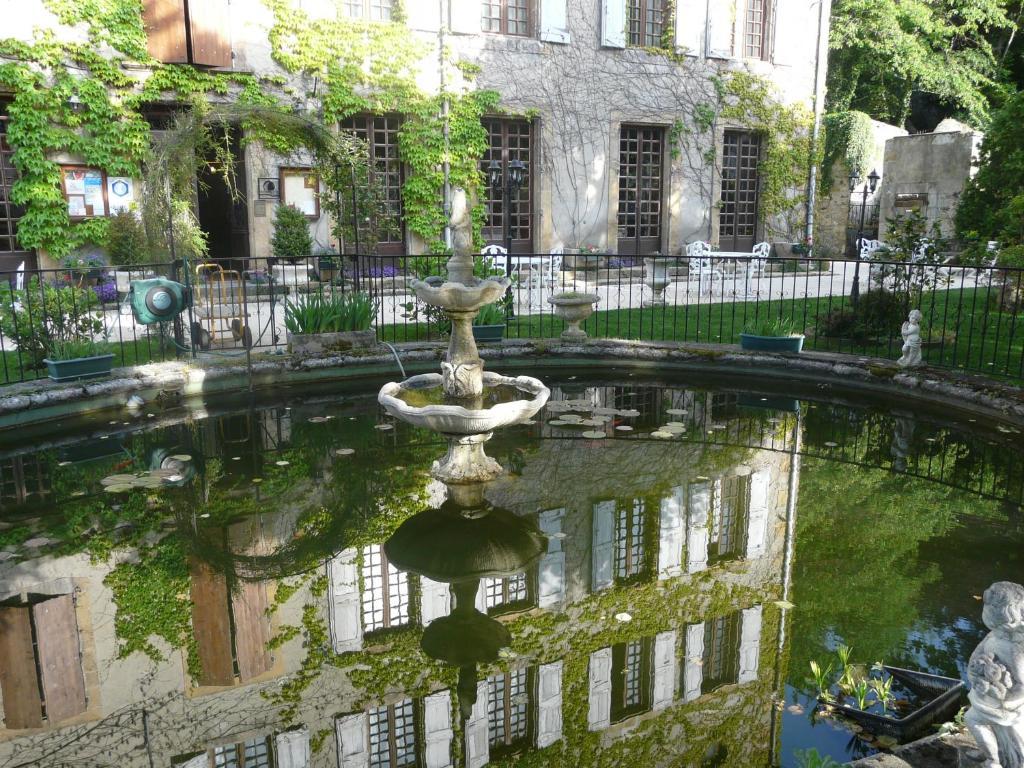 Logis Hostellerie Du Grand Duc Hotel Restaurant Gincla Zewnętrze zdjęcie