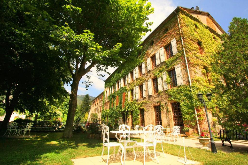 Logis Hostellerie Du Grand Duc Hotel Restaurant Gincla Zewnętrze zdjęcie