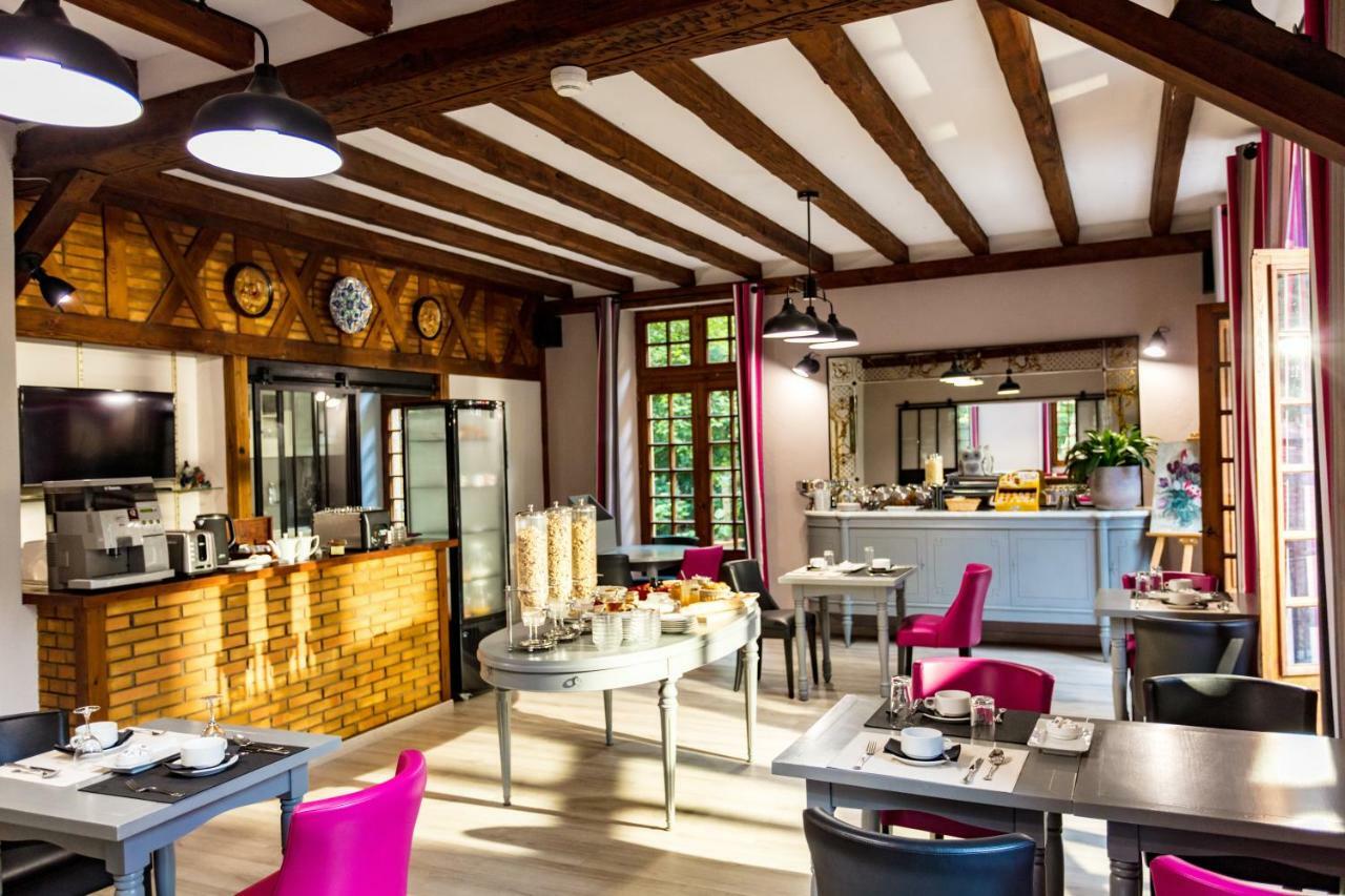 Logis Hostellerie Du Grand Duc Hotel Restaurant Gincla Zewnętrze zdjęcie